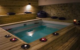 Trigrad Hotel